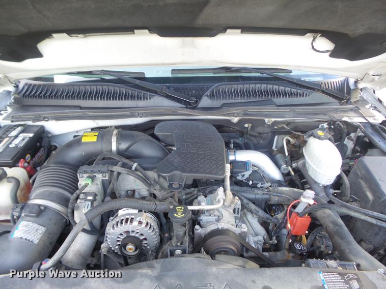 image for item DC7275 2006 Chevrolet Silverado 2500HD utility bed pickup truck