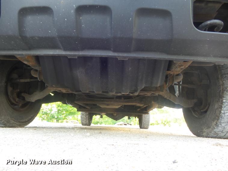 image for item DC7275 2006 Chevrolet Silverado 2500HD utility bed pickup truck