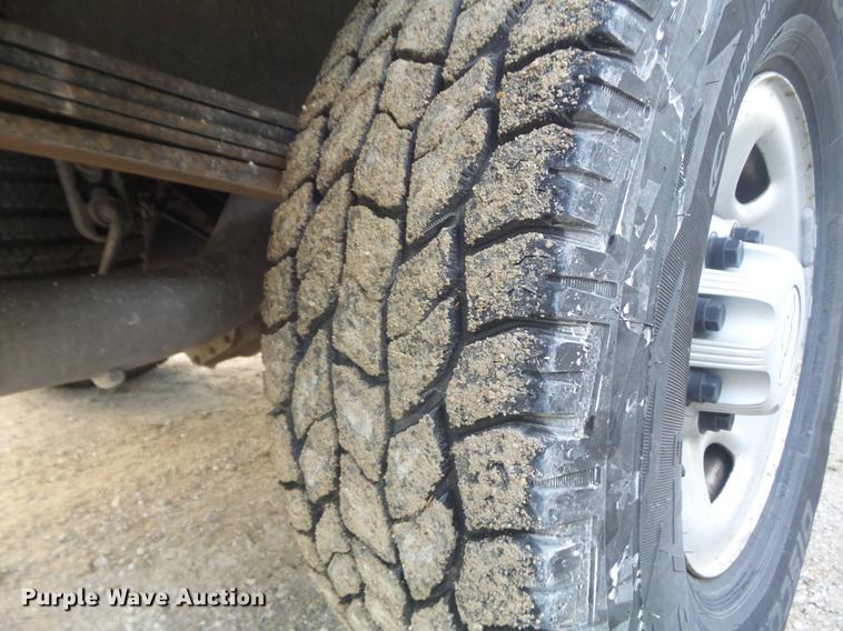 image for item DC7275 2006 Chevrolet Silverado 2500HD utility bed pickup truck