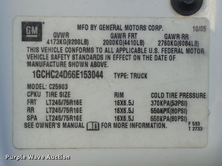 image for item DC7275 2006 Chevrolet Silverado 2500HD utility bed pickup truck