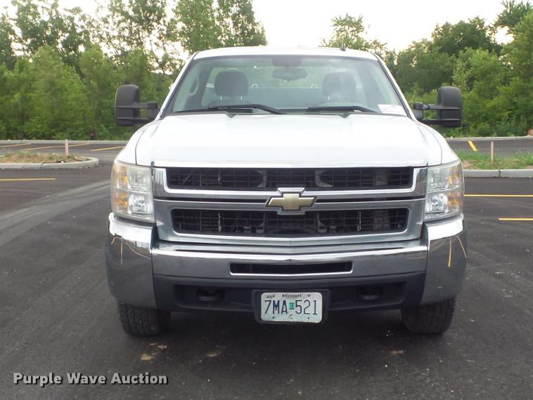 image for item DC7276 2008 Chevrolet Silverado 2500HD utility bed pickup truck