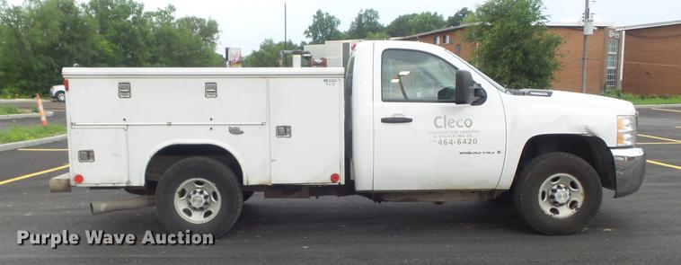 image for item DC7276 2008 Chevrolet Silverado 2500HD utility bed pickup truck