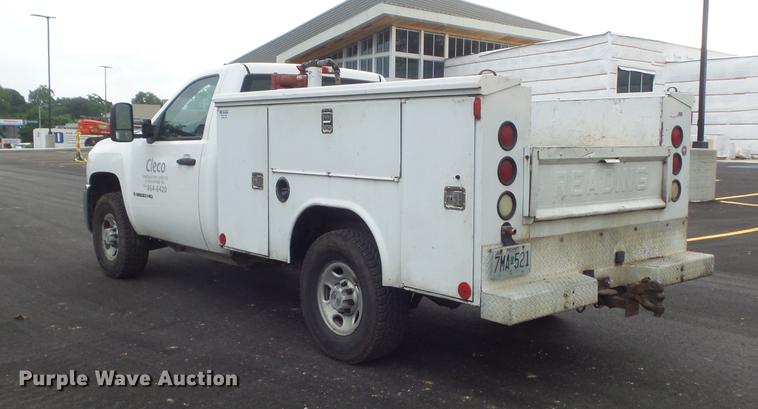 image for item DC7276 2008 Chevrolet Silverado 2500HD utility bed pickup truck