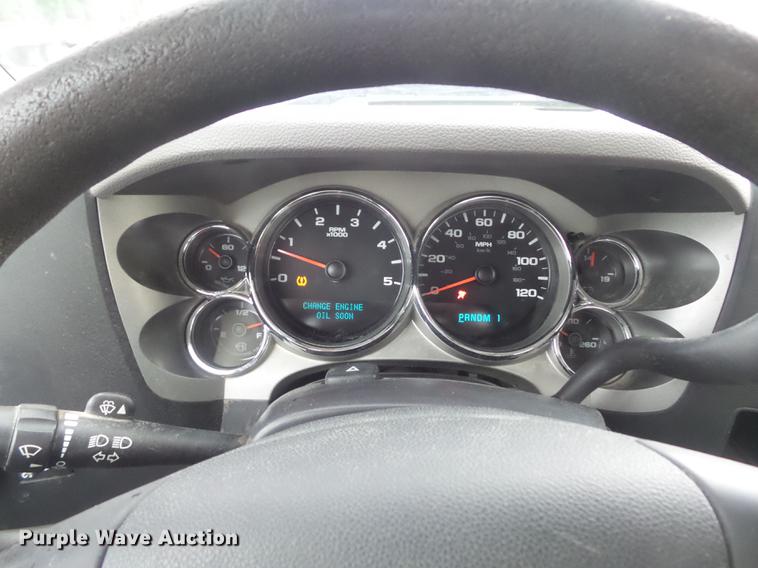 image for item DC7276 2008 Chevrolet Silverado 2500HD utility bed pickup truck