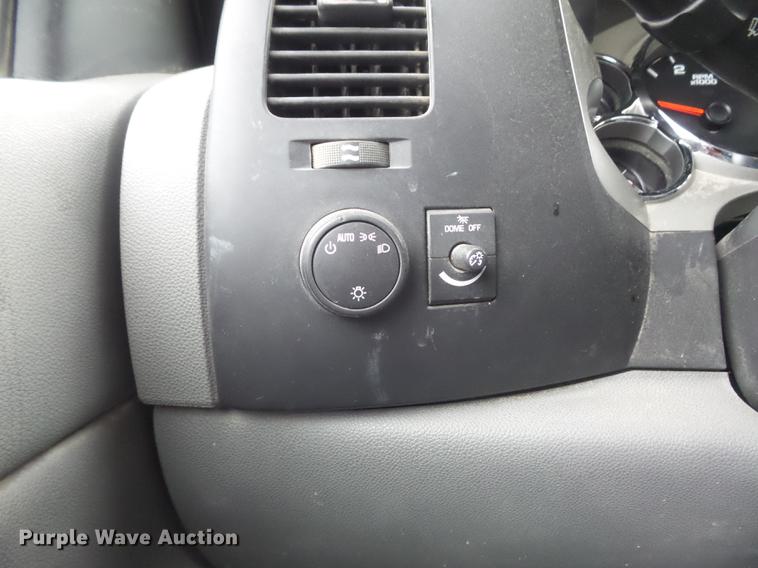 image for item DC7276 2008 Chevrolet Silverado 2500HD utility bed pickup truck