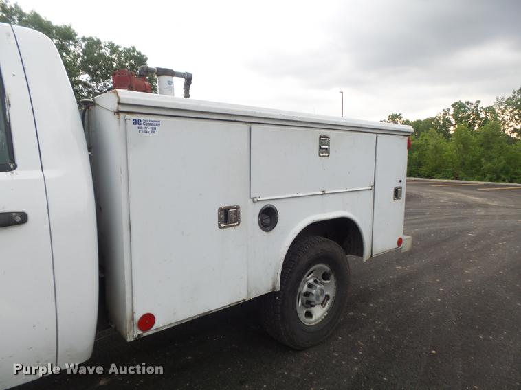 image for item DC7276 2008 Chevrolet Silverado 2500HD utility bed pickup truck