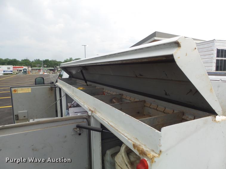 image for item DC7276 2008 Chevrolet Silverado 2500HD utility bed pickup truck