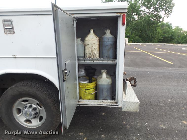 image for item DC7276 2008 Chevrolet Silverado 2500HD utility bed pickup truck