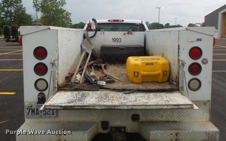 image for item DC7276 2008 Chevrolet Silverado 2500HD utility bed pickup truck