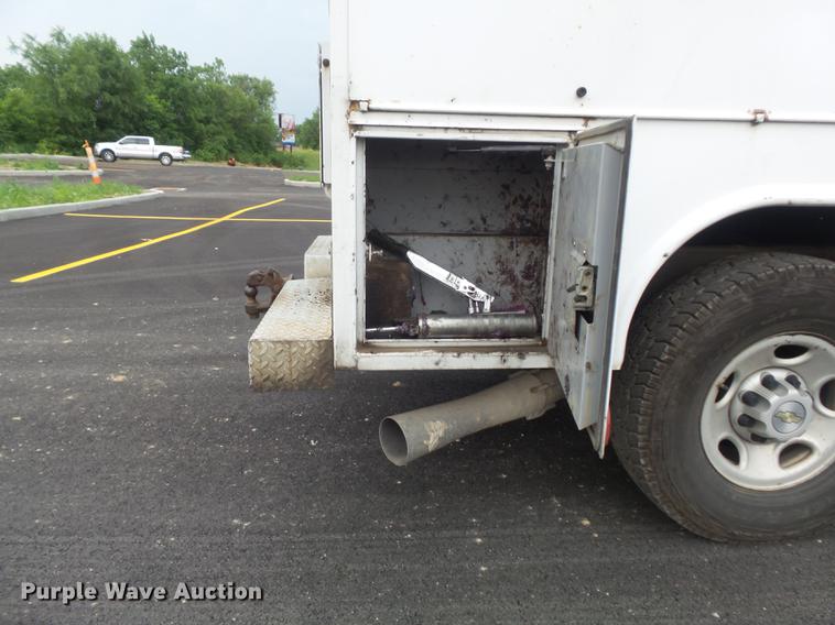 image for item DC7276 2008 Chevrolet Silverado 2500HD utility bed pickup truck