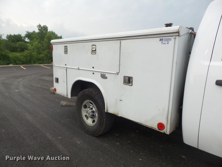 image for item DC7276 2008 Chevrolet Silverado 2500HD utility bed pickup truck