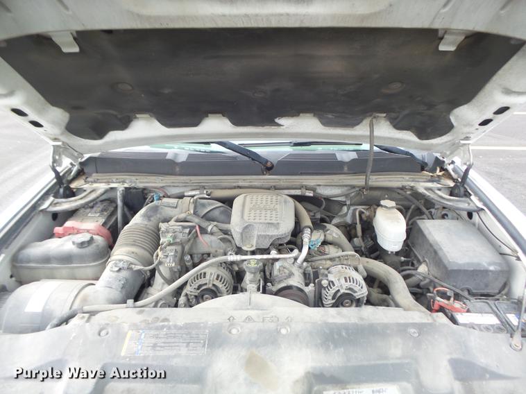 image for item DC7276 2008 Chevrolet Silverado 2500HD utility bed pickup truck