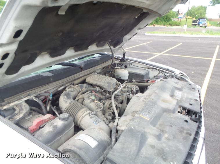 image for item DC7276 2008 Chevrolet Silverado 2500HD utility bed pickup truck