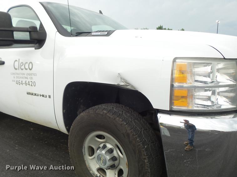 image for item DC7276 2008 Chevrolet Silverado 2500HD utility bed pickup truck