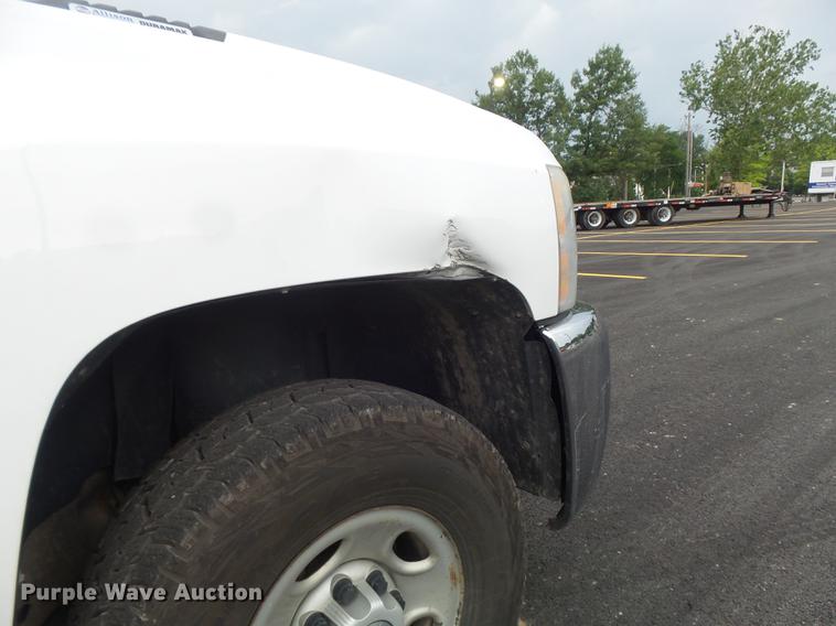 image for item DC7276 2008 Chevrolet Silverado 2500HD utility bed pickup truck