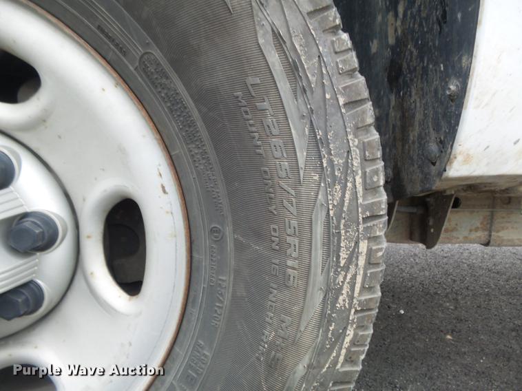 image for item DC7276 2008 Chevrolet Silverado 2500HD utility bed pickup truck