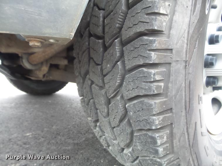 image for item DC7276 2008 Chevrolet Silverado 2500HD utility bed pickup truck