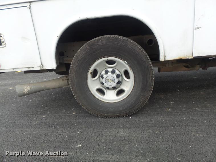 image for item DC7276 2008 Chevrolet Silverado 2500HD utility bed pickup truck