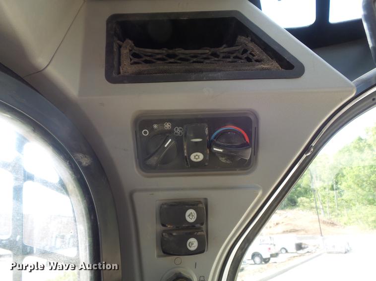 image for item DC7277 2015 Caterpillar 259D skid steer