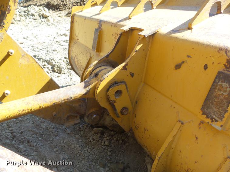 image for item DC7278 2004 Caterpillar 963C track loader