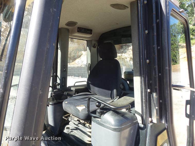 image for item DC7278 2004 Caterpillar 963C track loader