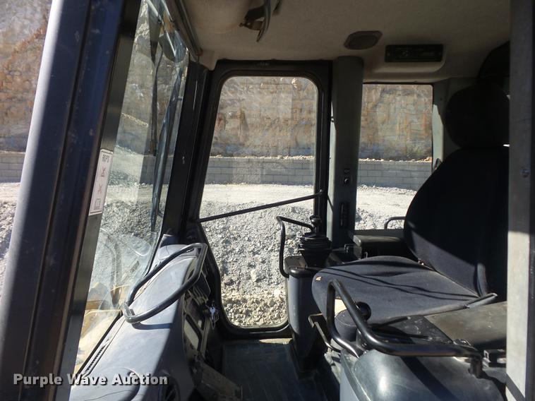 image for item DC7278 2004 Caterpillar 963C track loader