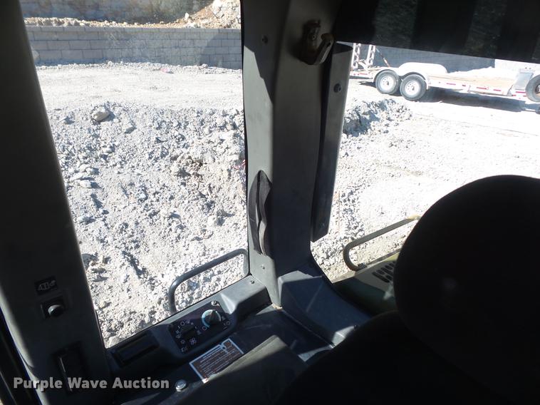 image for item DC7278 2004 Caterpillar 963C track loader