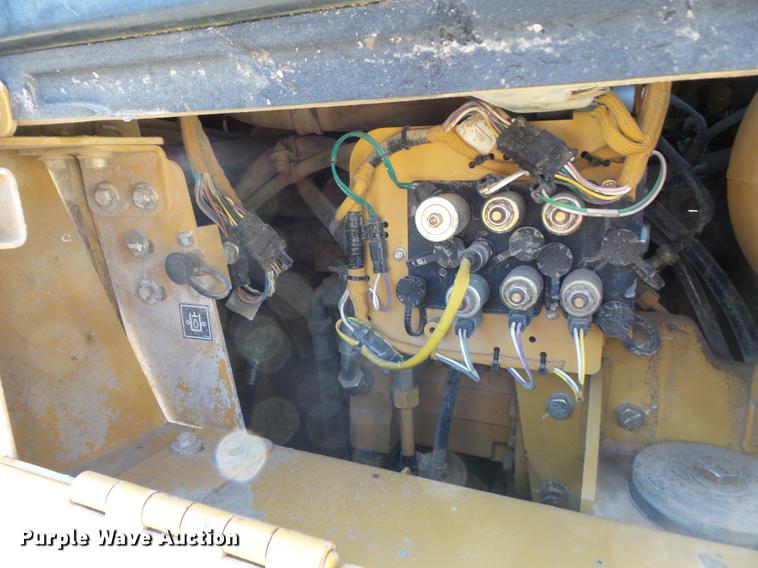 image for item DC7278 2004 Caterpillar 963C track loader