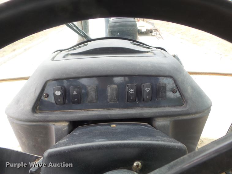 image for item DC7280 2008 John Deere 410J backhoe