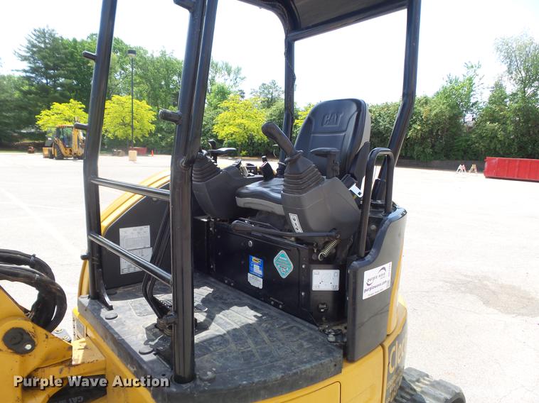 image for item DC7283 2016 Caterpillar 303E CR mini excavator