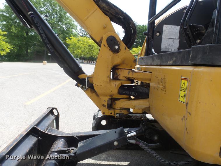 image for item DC7283 2016 Caterpillar 303E CR mini excavator