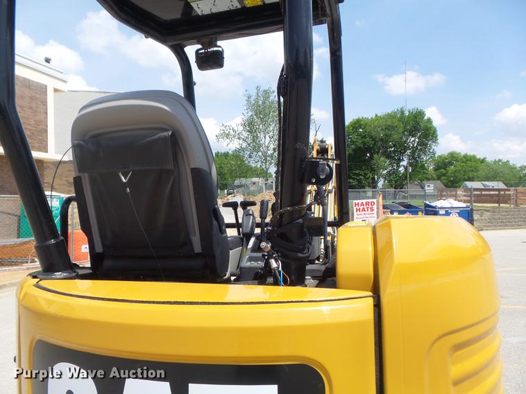 image for item DC7283 2016 Caterpillar 303E CR mini excavator