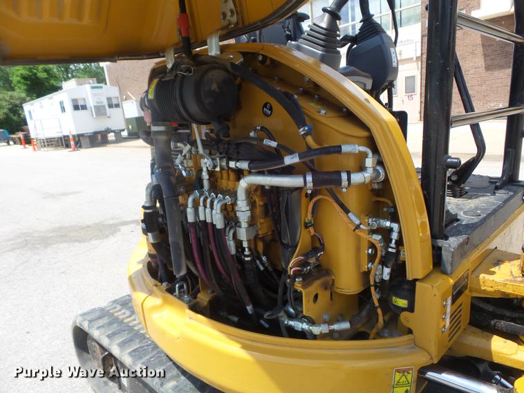 image for item DC7283 2016 Caterpillar 303E CR mini excavator