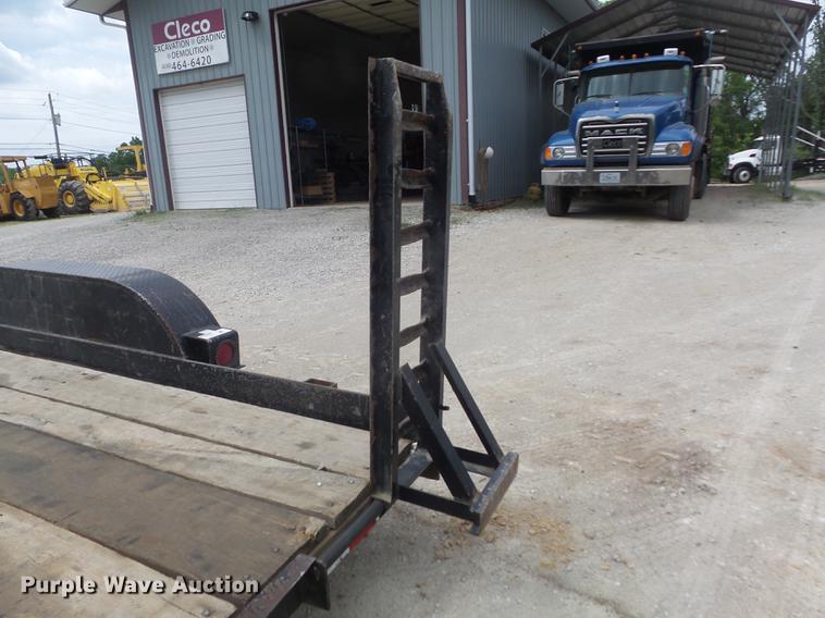 image for item DC7286 2003 Cronkhite 2600EWA utility trailer