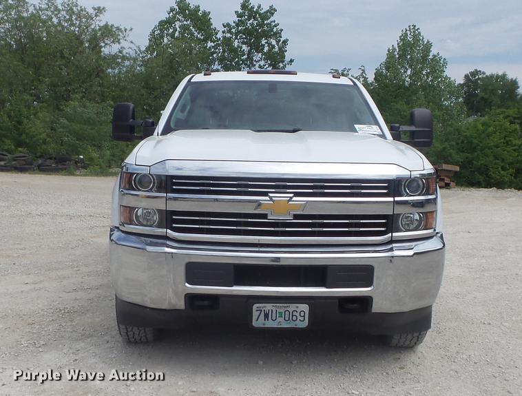 image for item DC7287 2015 Chevrolet Silverado 3500HD utility bed pickup truck