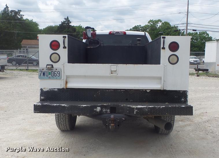 image for item DC7287 2015 Chevrolet Silverado 3500HD utility bed pickup truck