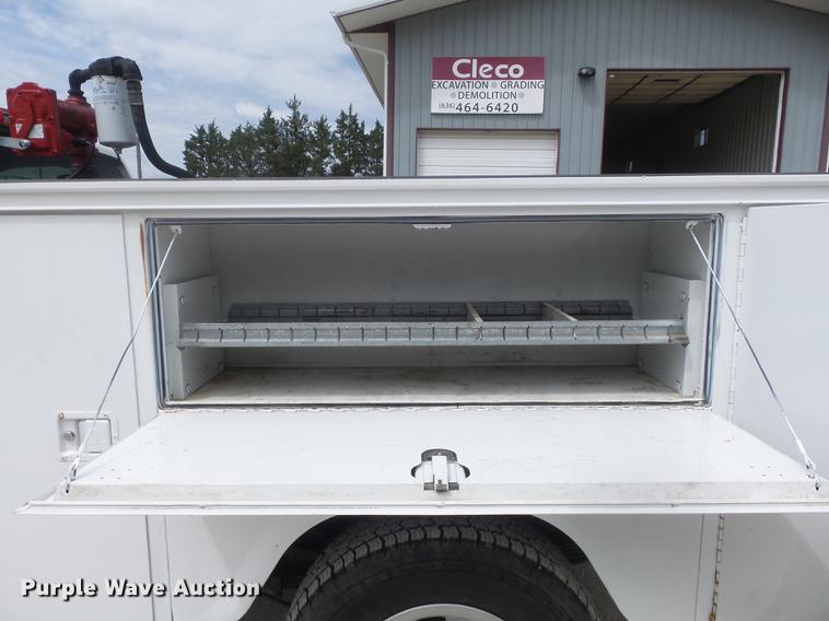 image for item DC7287 2015 Chevrolet Silverado 3500HD utility bed pickup truck