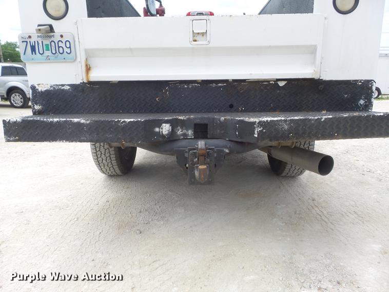 image for item DC7287 2015 Chevrolet Silverado 3500HD utility bed pickup truck