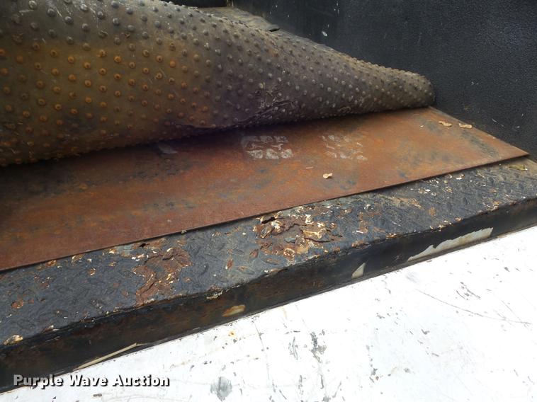 image for item DC7287 2015 Chevrolet Silverado 3500HD utility bed pickup truck