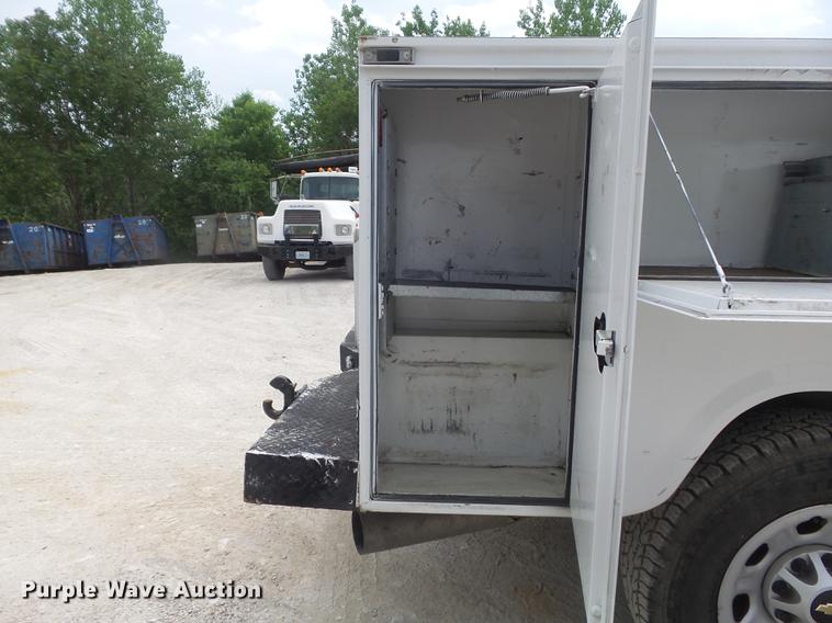 image for item DC7287 2015 Chevrolet Silverado 3500HD utility bed pickup truck