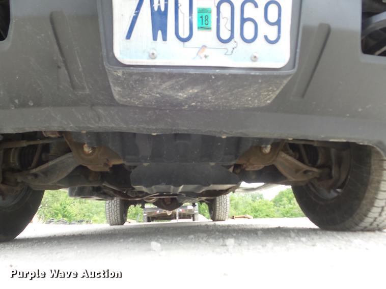 image for item DC7287 2015 Chevrolet Silverado 3500HD utility bed pickup truck