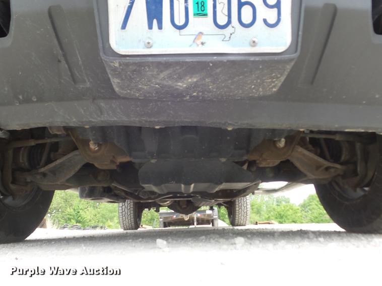 image for item DC7287 2015 Chevrolet Silverado 3500HD utility bed pickup truck