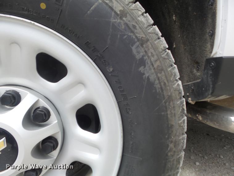 image for item DC7287 2015 Chevrolet Silverado 3500HD utility bed pickup truck