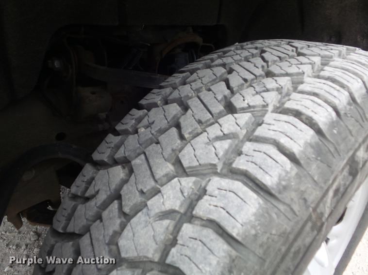 image for item DC7287 2015 Chevrolet Silverado 3500HD utility bed pickup truck