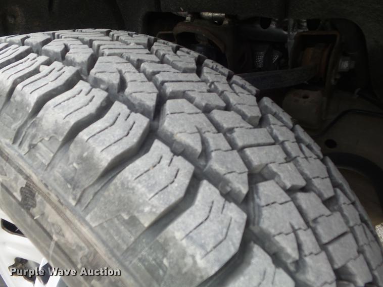 image for item DC7287 2015 Chevrolet Silverado 3500HD utility bed pickup truck