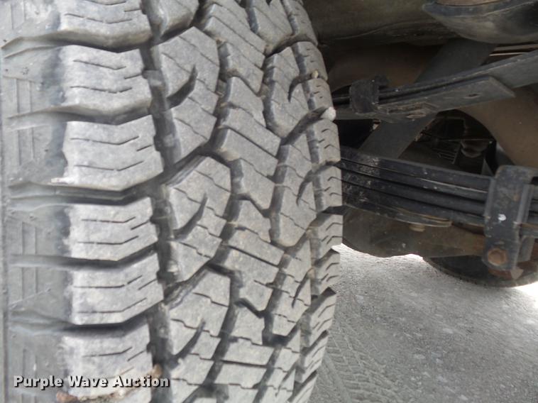 image for item DC7287 2015 Chevrolet Silverado 3500HD utility bed pickup truck