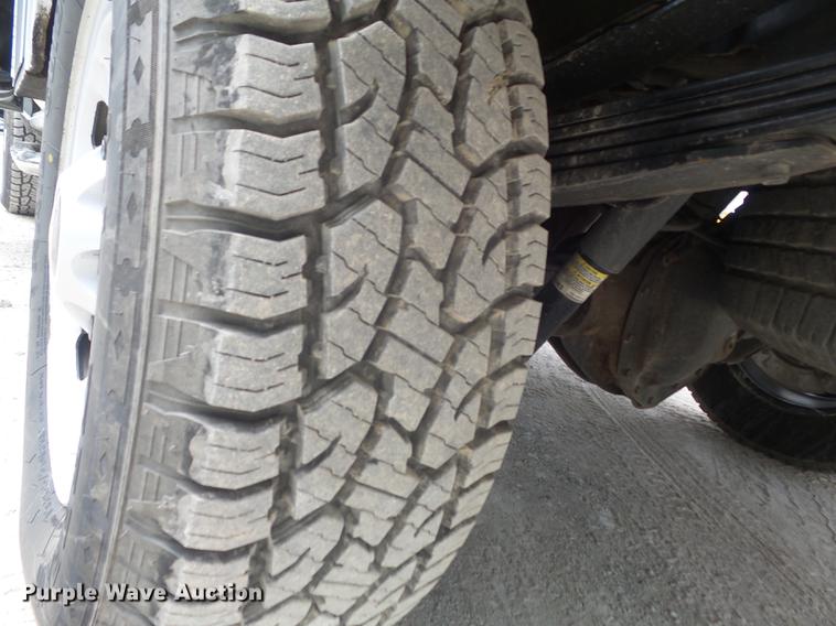 image for item DC7287 2015 Chevrolet Silverado 3500HD utility bed pickup truck