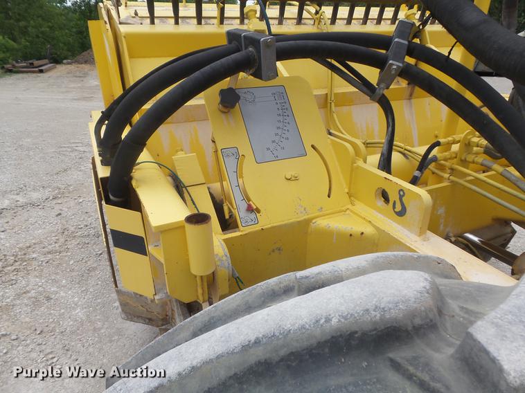 image for item DC7289 2011 Bomag MPH362R-2 recycler / stabilizer