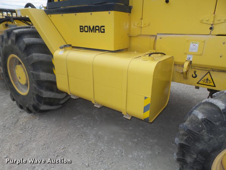 image for item DC7289 2011 Bomag MPH362R-2 recycler / stabilizer