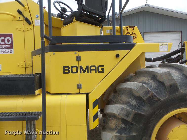 image for item DC7289 2011 Bomag MPH362R-2 recycler / stabilizer